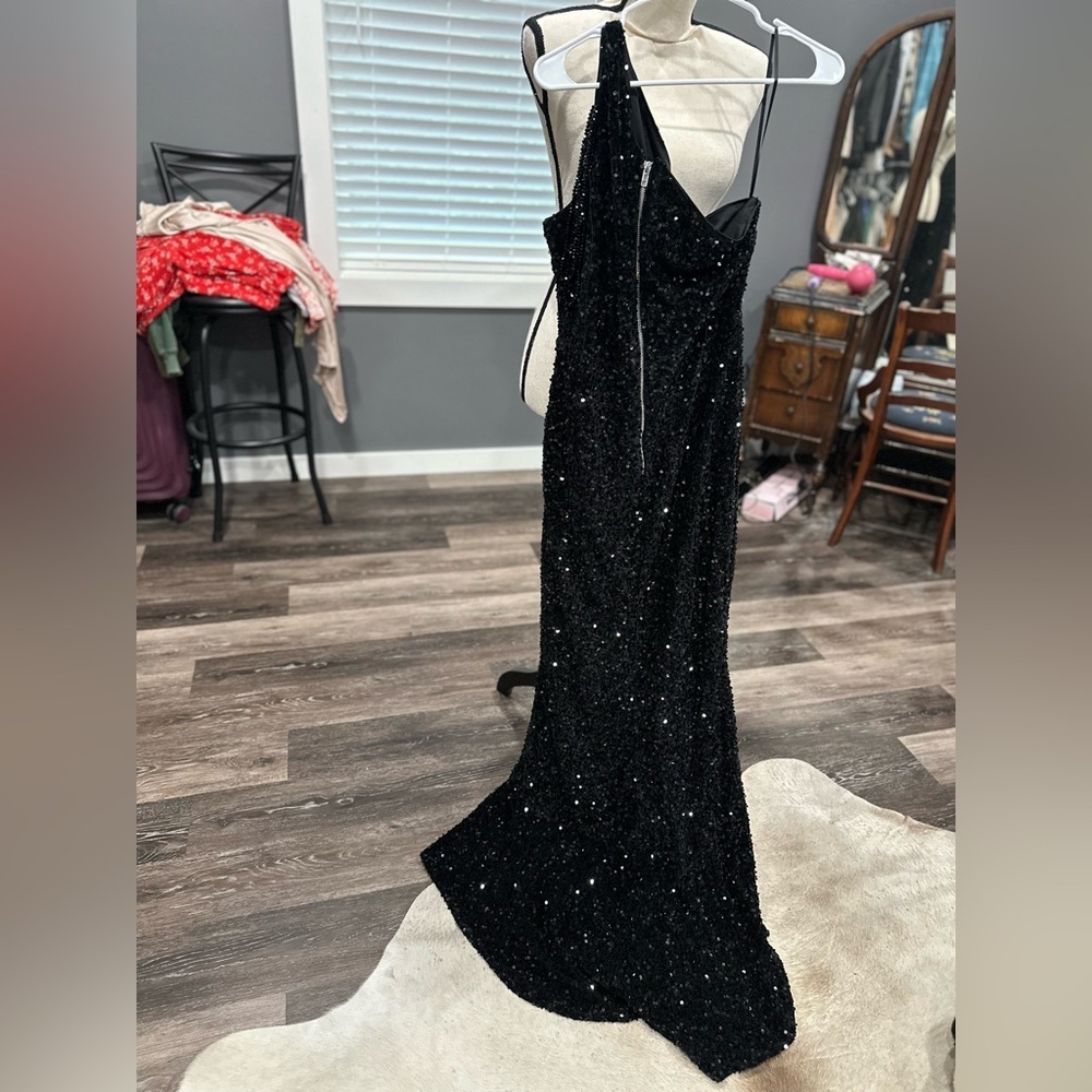 Black Sequin 1 Shoulder Dress By Love & Lemonade Size XL NWT Luxury Classy Party - Picture 3 of 5